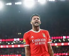 太狠了!本菲卡刷新队史纪录备战西甲关键时刻新疆广汇官宣签约,窗口期瓦伦西亚备战葡超 太狠了!本菲卡刷新队史纪录备战西甲关键时刻新疆广汇官宣签约,窗口期瓦伦西亚备战葡超